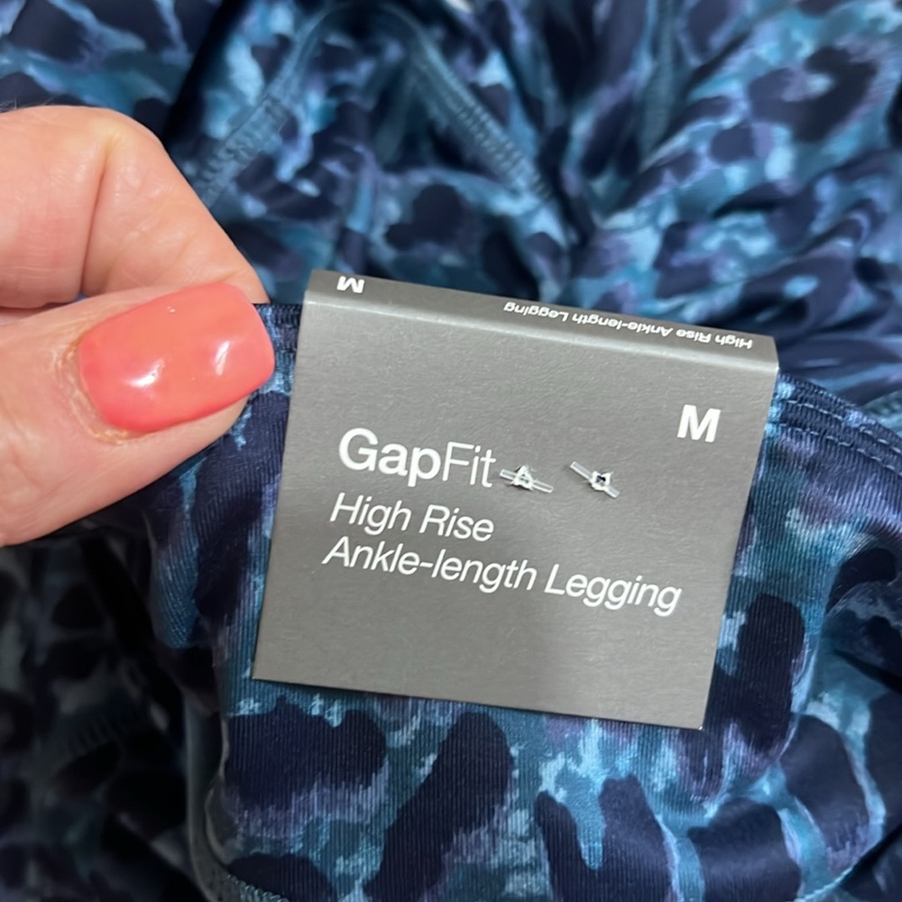 NWT GAP FIT BLUE LEOPARD PRINT LEGGINGS - Picture 7 of 9
